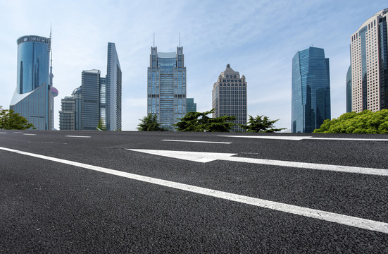 道路地面和高楼大厦