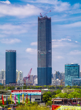 在建上海白玉兰大厦