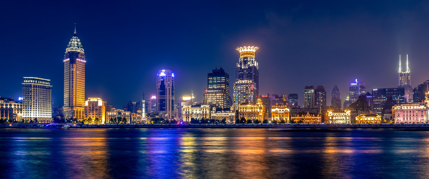 上海外滩建筑夜景全景