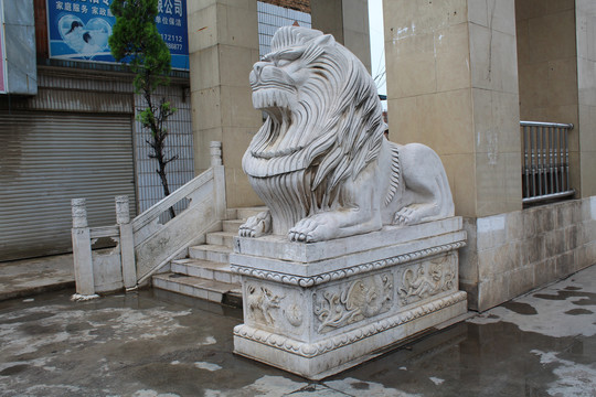 狮子雕塑