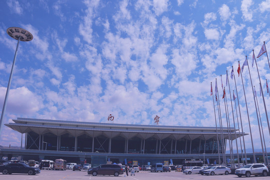 西宁机场T2航站楼蓝天白云