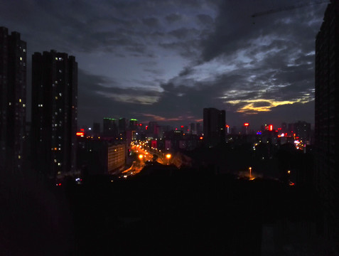 娄底雨后城市唯美夜景