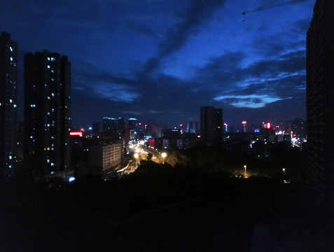 娄底雨后城市唯美夜景