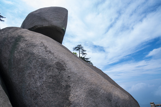 天柱山奇峰怪石