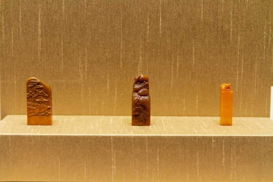 苏州博物馆酱油青田鼠瓜钮方章