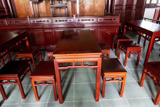 江苏苏州可园后厅讲堂书桌