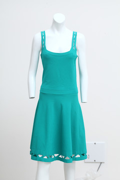 绿色针织连衣裙