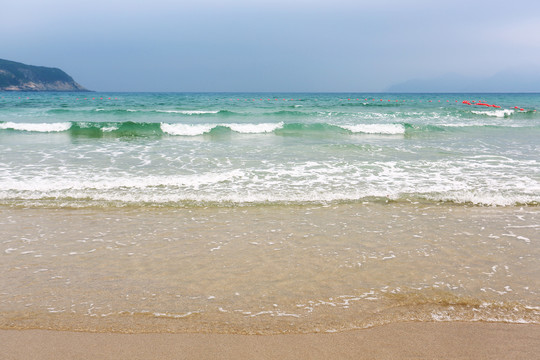 海浪沙滩