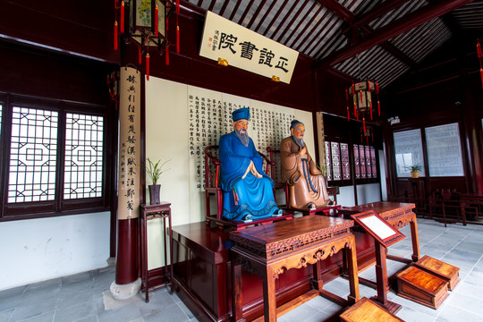 江苏苏州可园前厅圣贤塑像