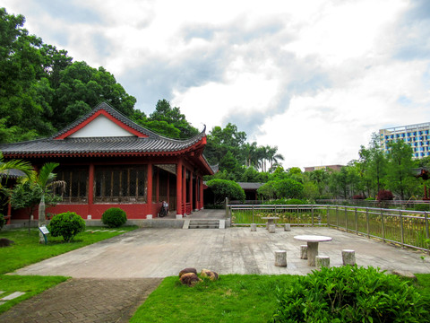 五马峰