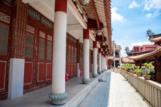 寺庙长廊