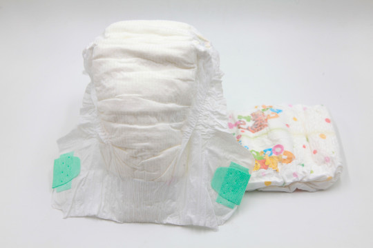 婴儿纸尿裤