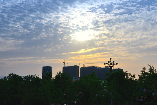 晚霞朝霞城市建筑