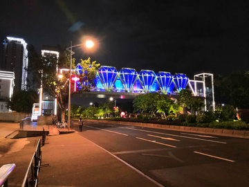 夜晚马路