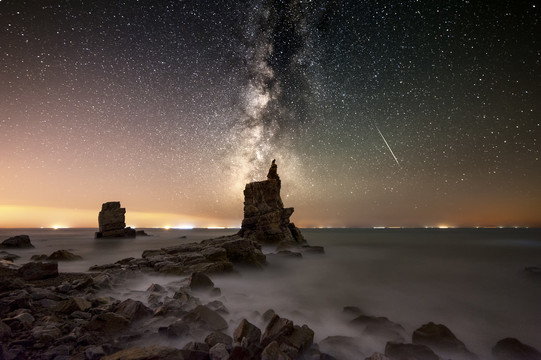 将军石银河夜景