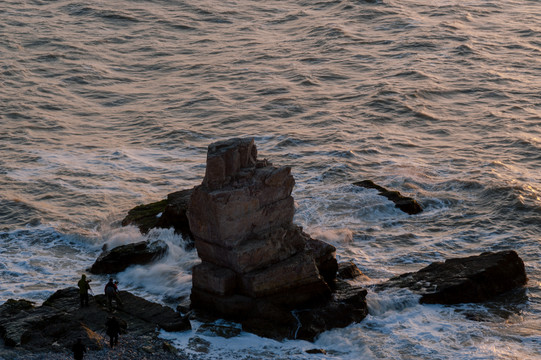 海岛风光大浪淘沙