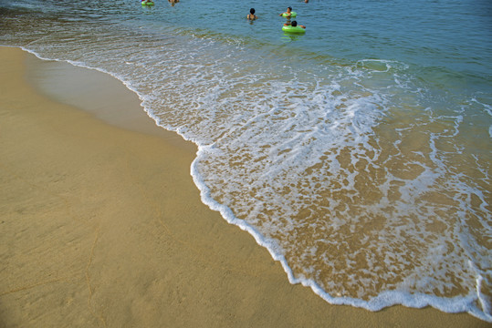 沙滩波浪