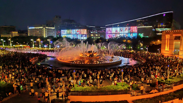 夜景喷泉泉城广场