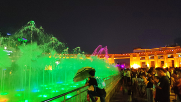 泉城广场喷泉夜景