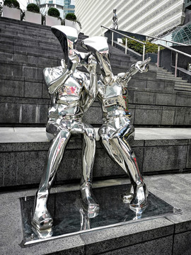 街头创意不锈钢人物雕塑