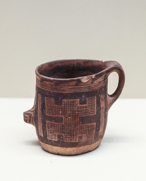 马家窑文化彩陶杯