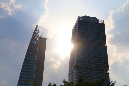 阳光下建筑
