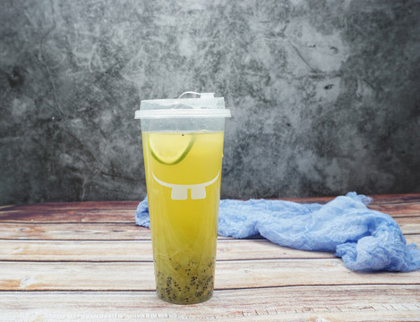 奇异果绿茶