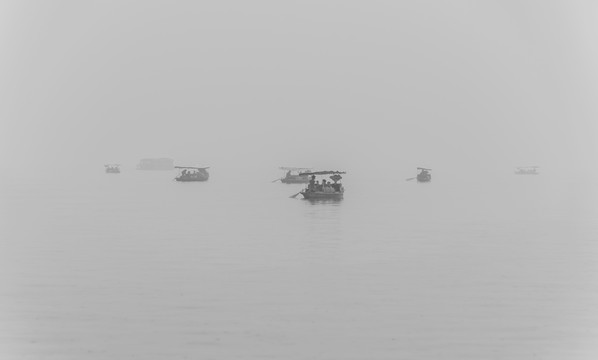 烟雨西湖