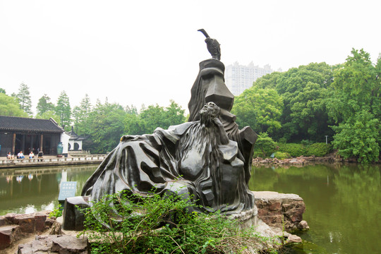 江苏常州红梅公园高山流水雕塑