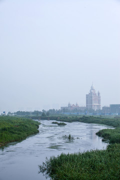 晨雾小河