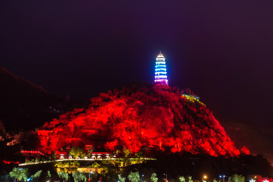 七彩宝塔山灯光夜景