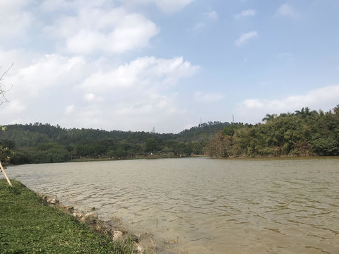 湖水