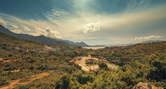 夕阳村落度假村