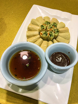 豆皮蔬菜卷