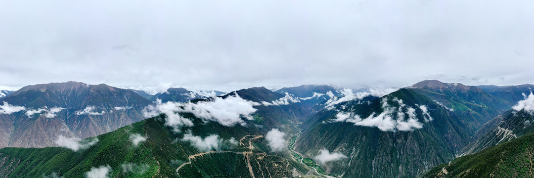 觉巴山全景