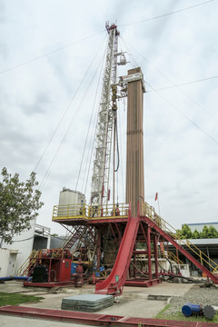 石油钻井井架
