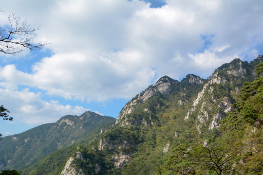 湖北天堂寨国家地质公园夏日风光