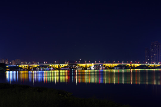 都市大桥夜景