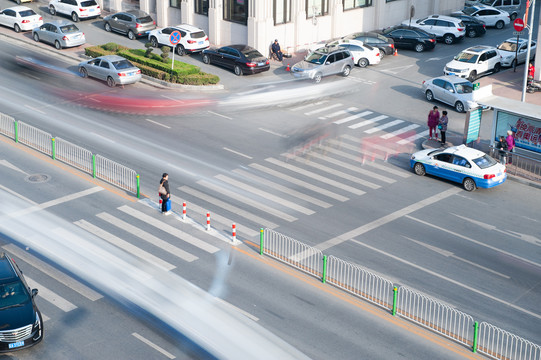 路口人行横道