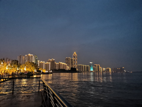 江面夜景