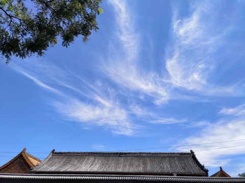 北京雍和宫蓝天白云