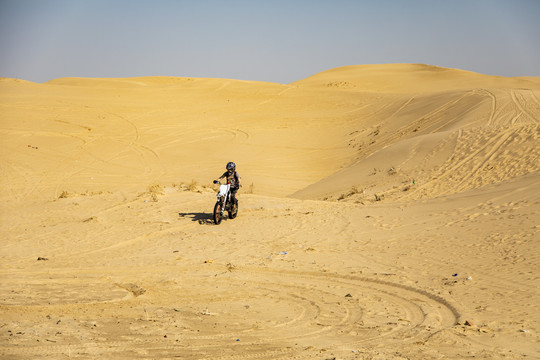 沙漠戈壁滩越野摩托车拉力