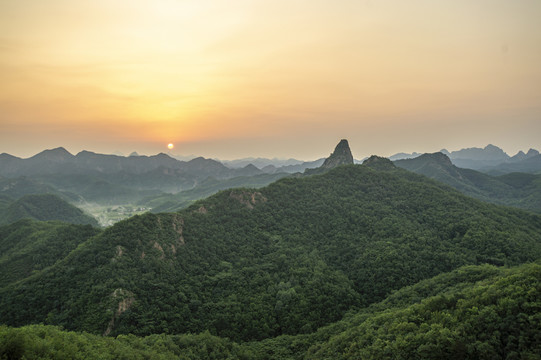 锥子山长城日出