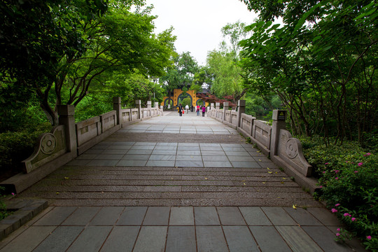 江苏常州红梅公园塔影桥