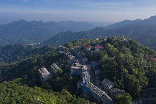 鸟瞰鸡公山南街