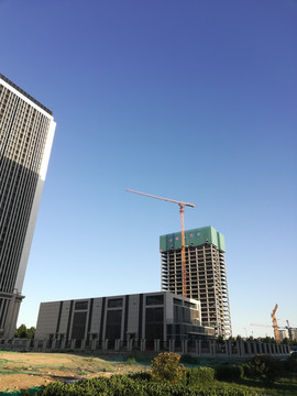 蓝天下的城市