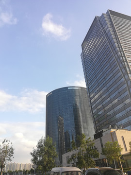 蓝天下的城市