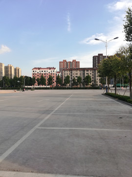 蓝天下的城市