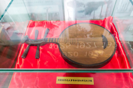 北京日坛公园马骏用过的月琴
