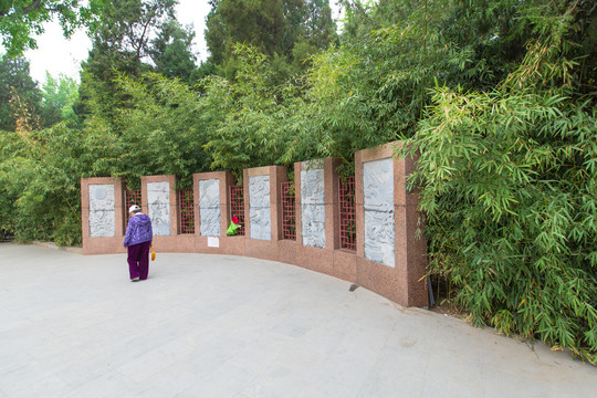 北京日坛公园石雕